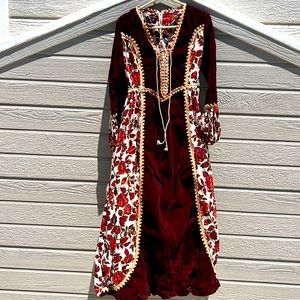 Gunnesax dress size 0-2 red gold highlights red velvet material laced bodice